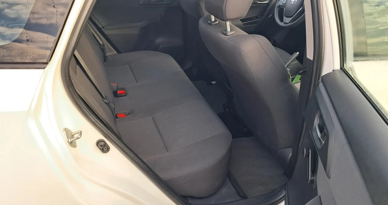 Toyota Auris cena 47900 przebieg: 155046, rok produkcji 2018 z Nowe Warpno małe 121